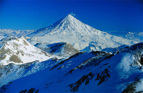 گروه کوهنوردی شرکت مهندسی تذرو افزار بر فراز بام ایران-قله دماوند